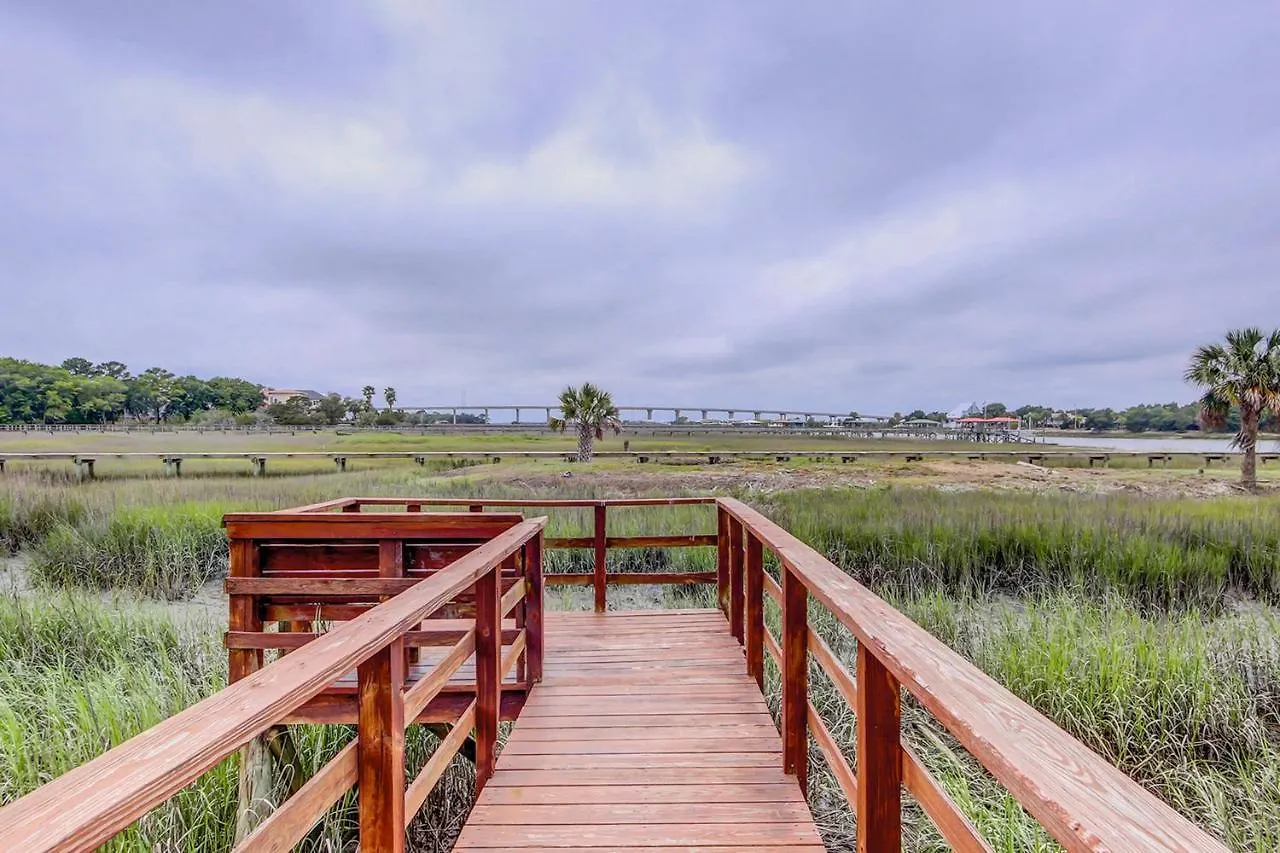 Under The Oaks - Island Living At Its * Isle of Palms
