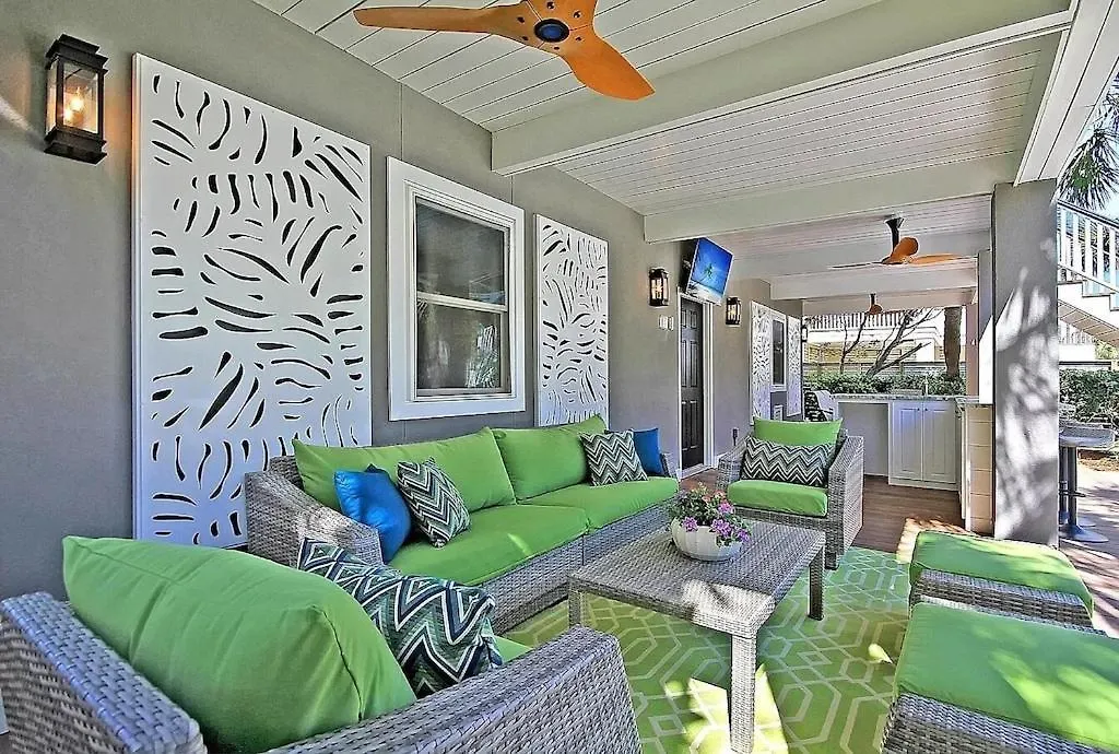 Holiday home Backyard Oasis- Steps 2 Beach, Private Pool & Bar, Sleeps 16, 7 Bedrooms 5 And A Half Bathrooms 