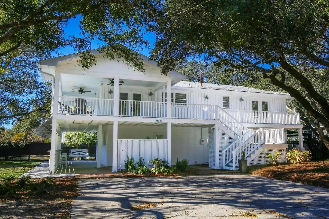 The Treehouse Holiday home Isle of Palms