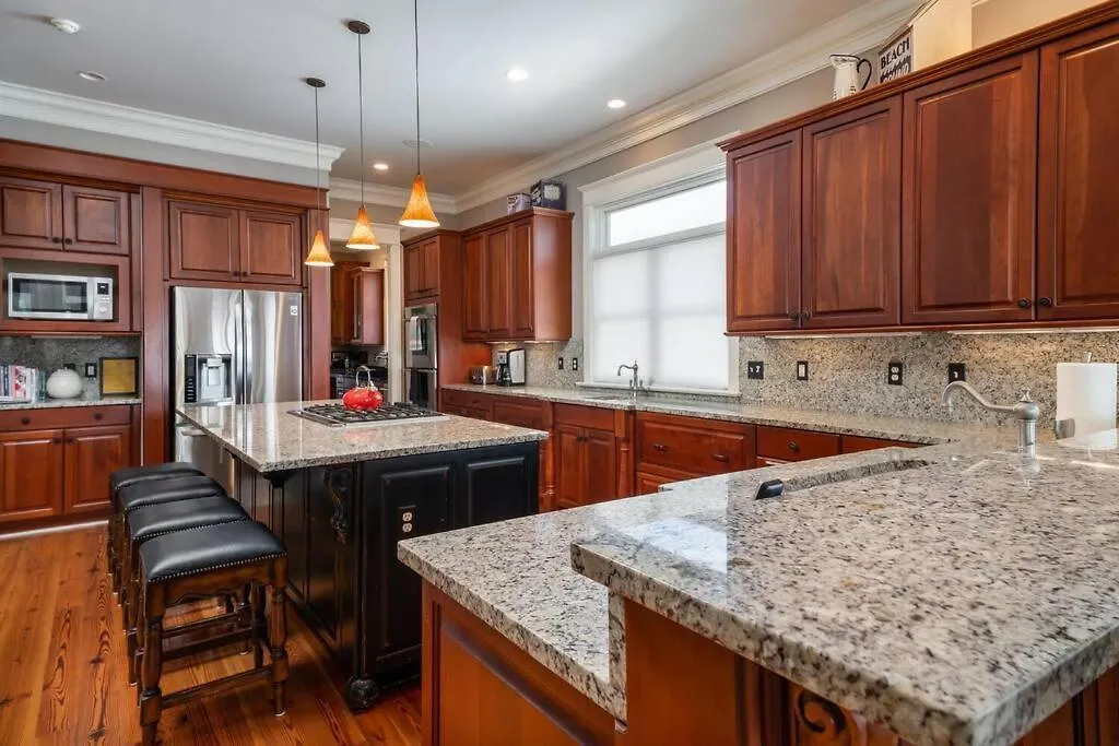 814 Carolina - Custom Private -pool, Roof Deck * Isle of Palms