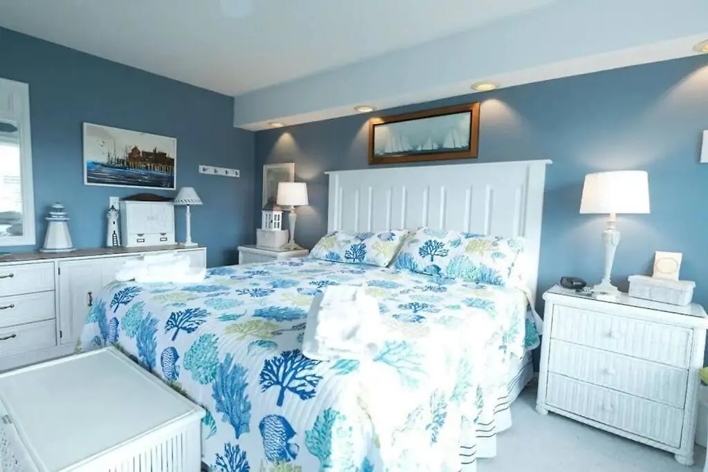 Port O' Call E303 - Sensational Oceanview! Floor!