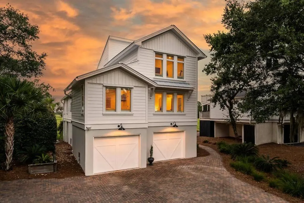 Marsh Island 9 - Sunset On The Island! Renovated Home! Isle of Palms