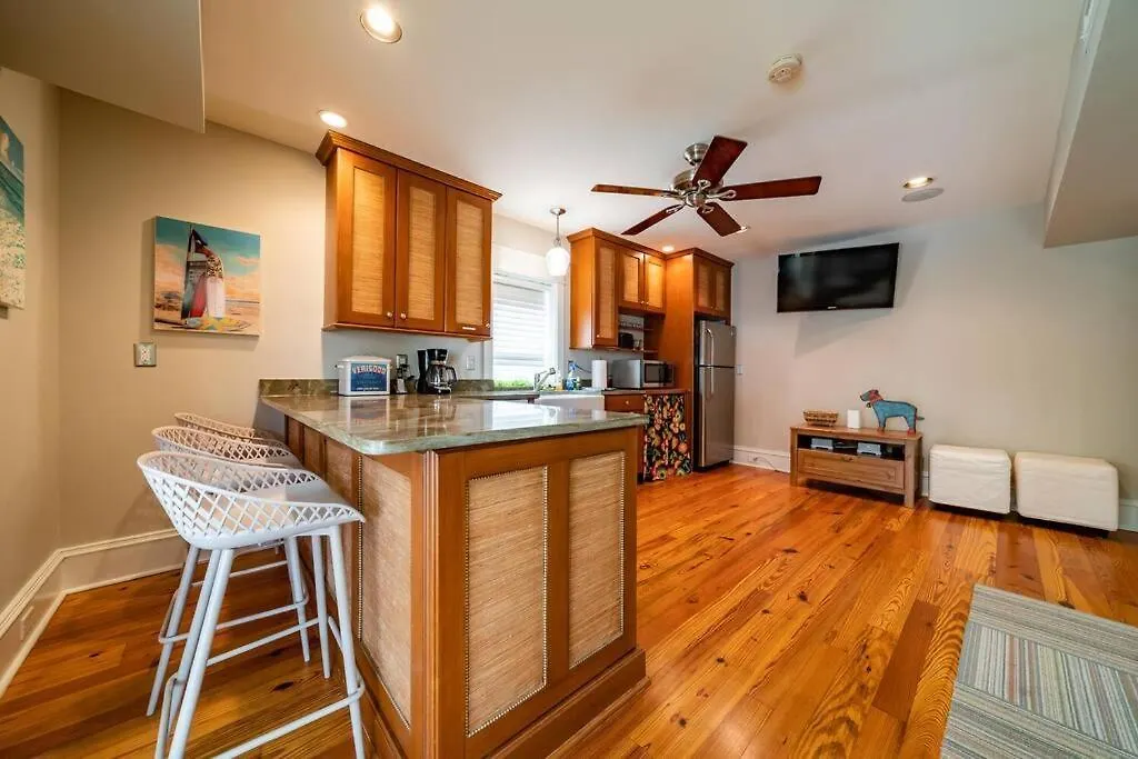 814 Carolina - Custom Private -pool, Roof Deck Holiday home