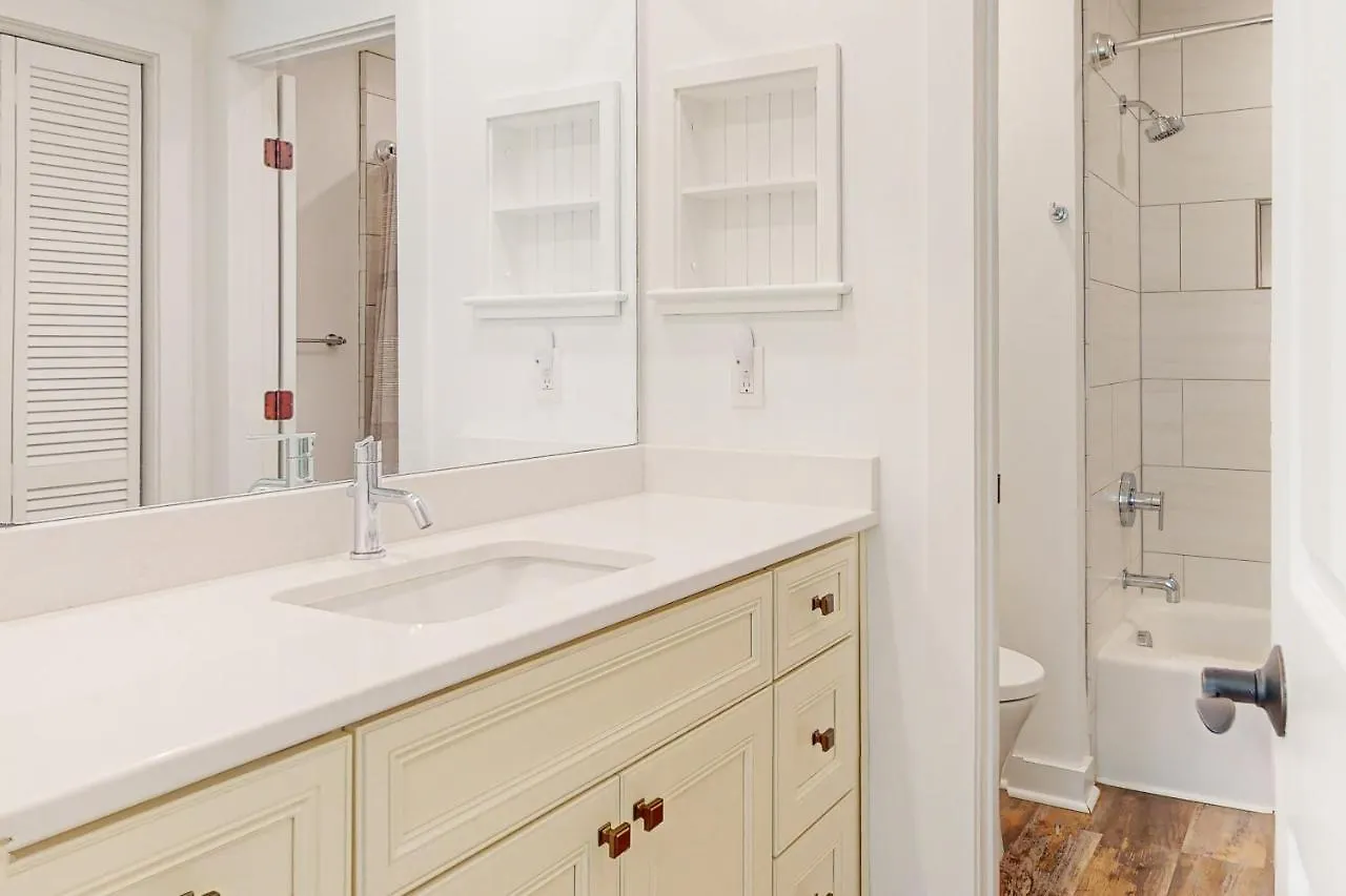 18 Fairway Dunes Apartment