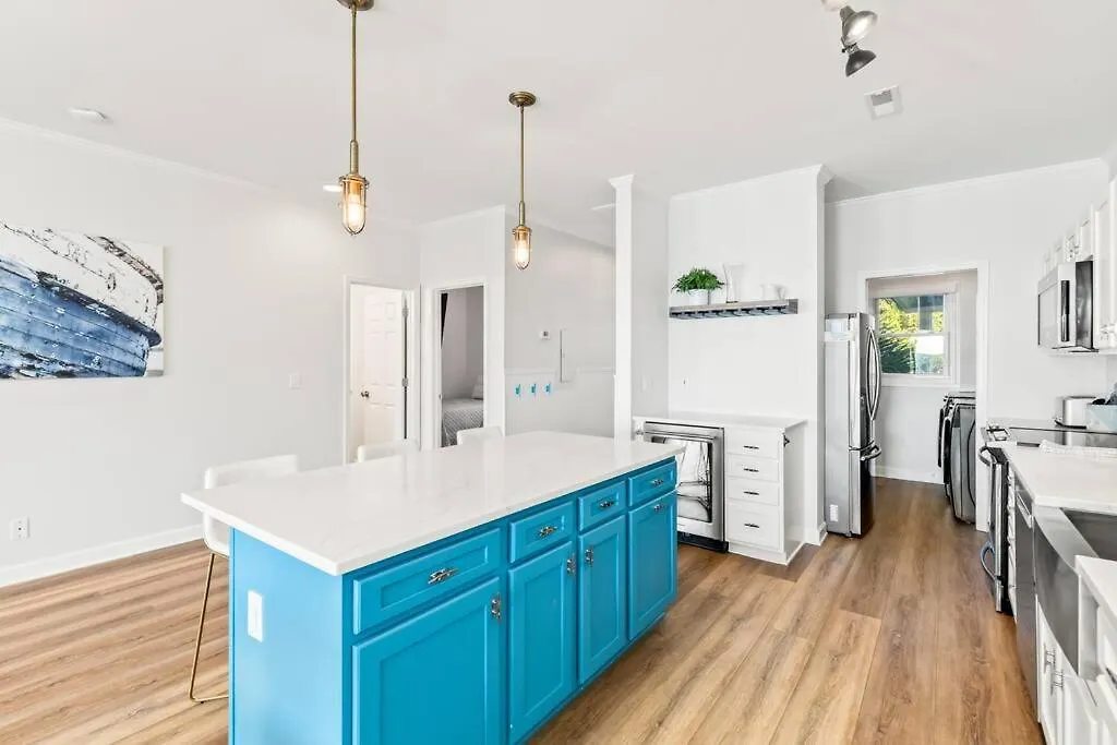 Apartment New Listing! Moorings 510 - Yacht View Serenity! *