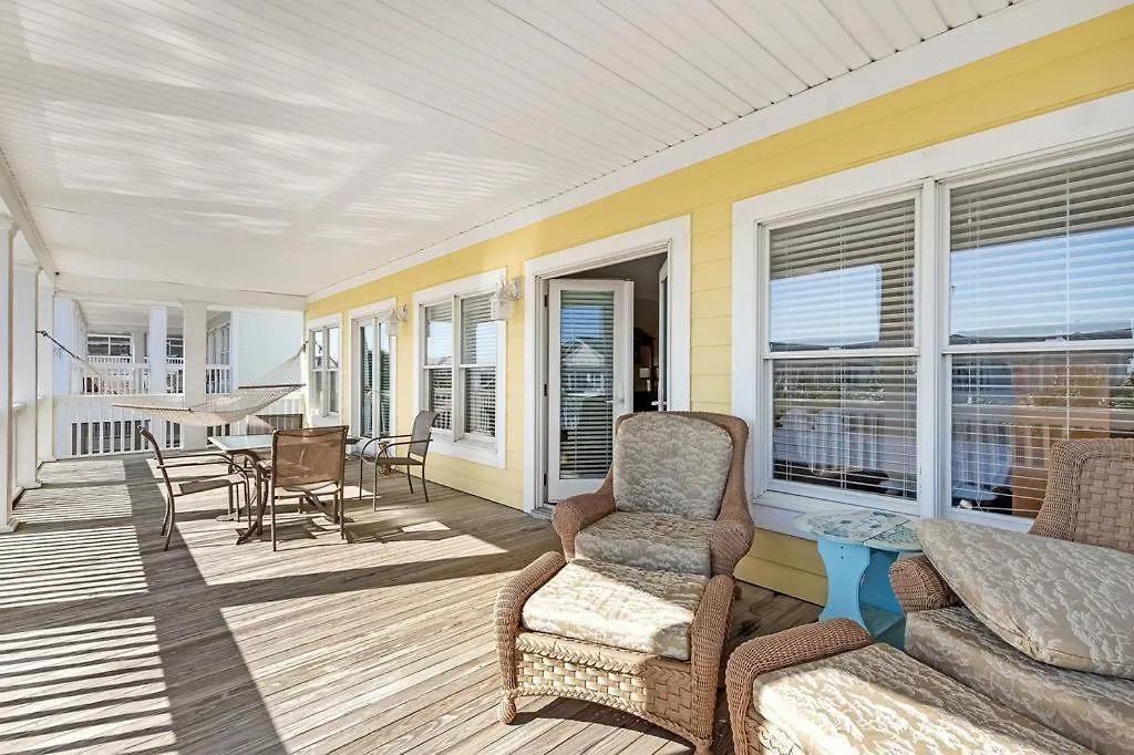 918 Carolina Boulevard *