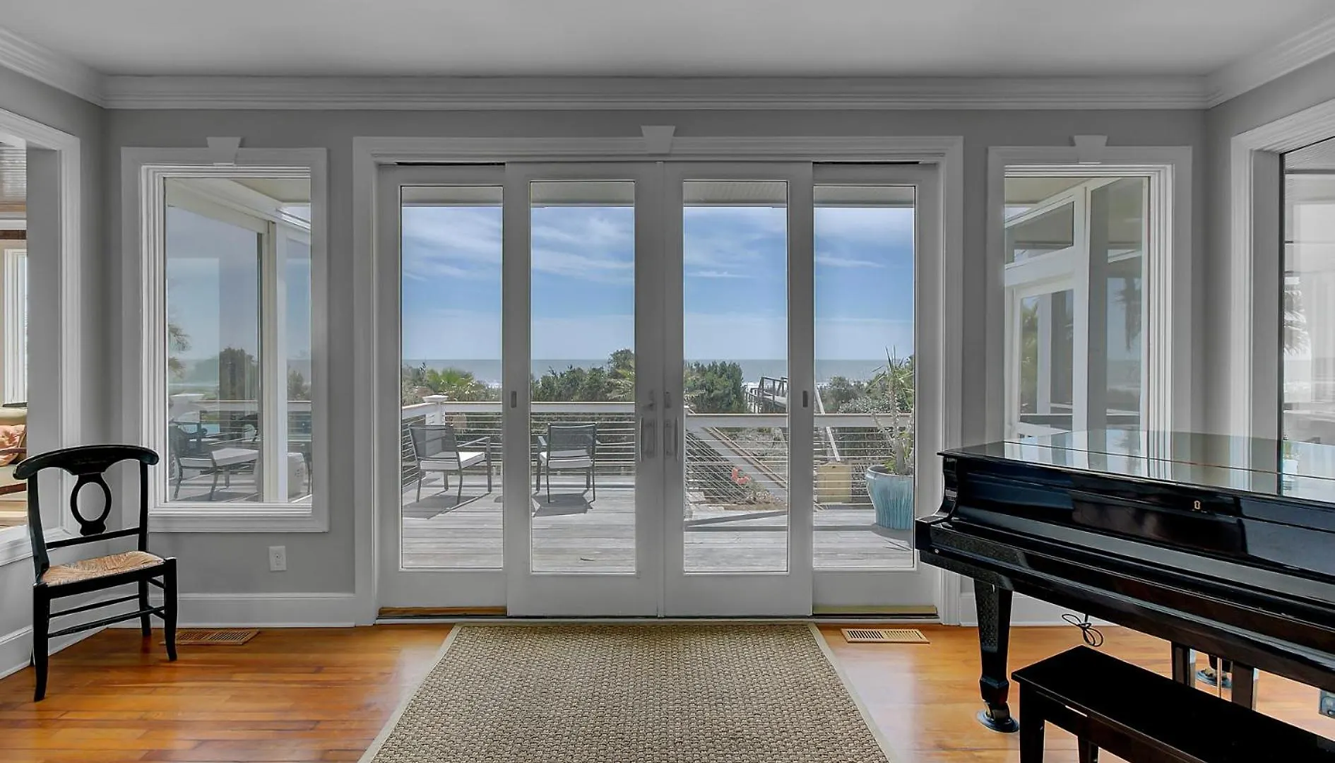 910 Ocean Boulevard *