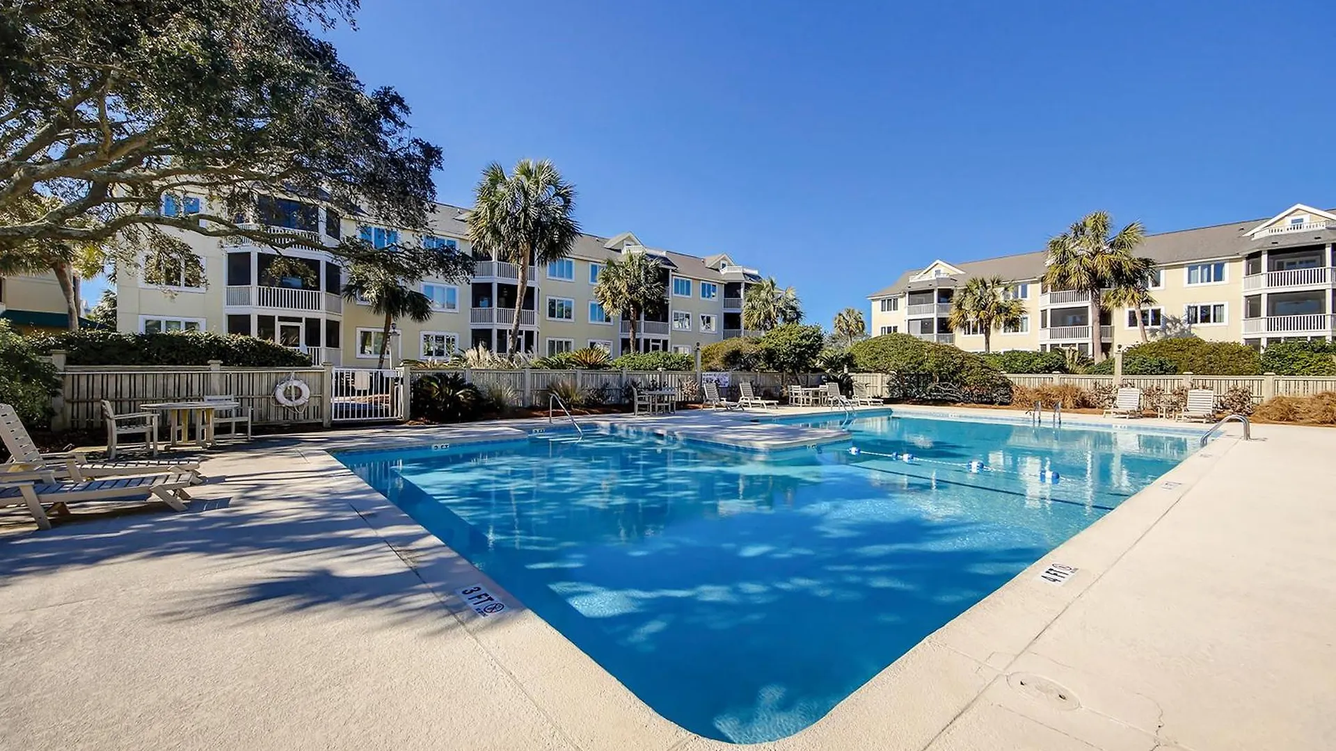 Apartment Port O' Call G-303