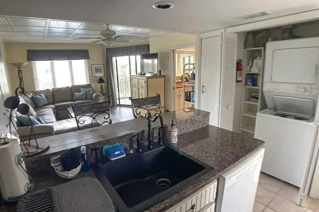 Apartment Port O' Call C302 - Iop Island Retreat! Treetop Oceanview! Isle of Palms