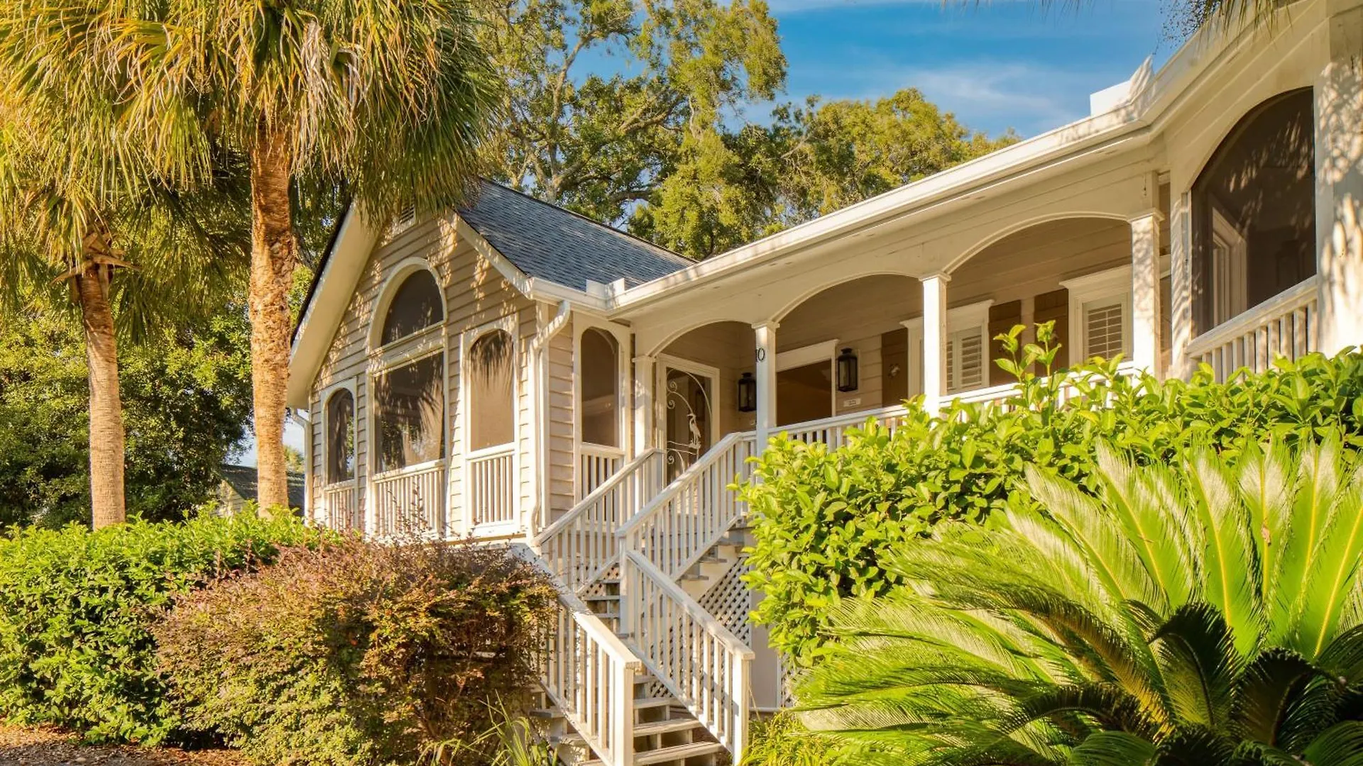 Palmetto By Avantstay Gorgeous Character W Pool Sun Pool Table Holiday home
