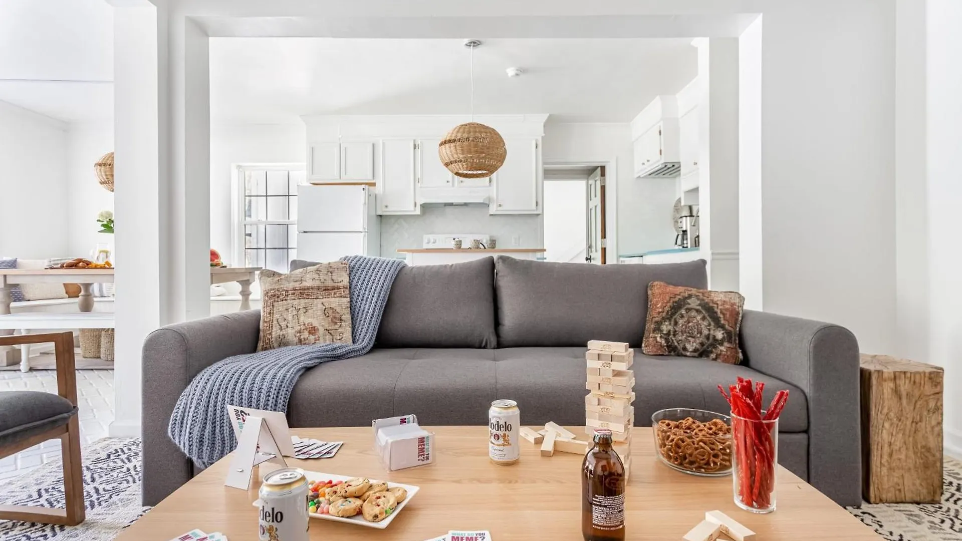 Cast Away By Avantstay Stunning Modern Near W Two Kitchens