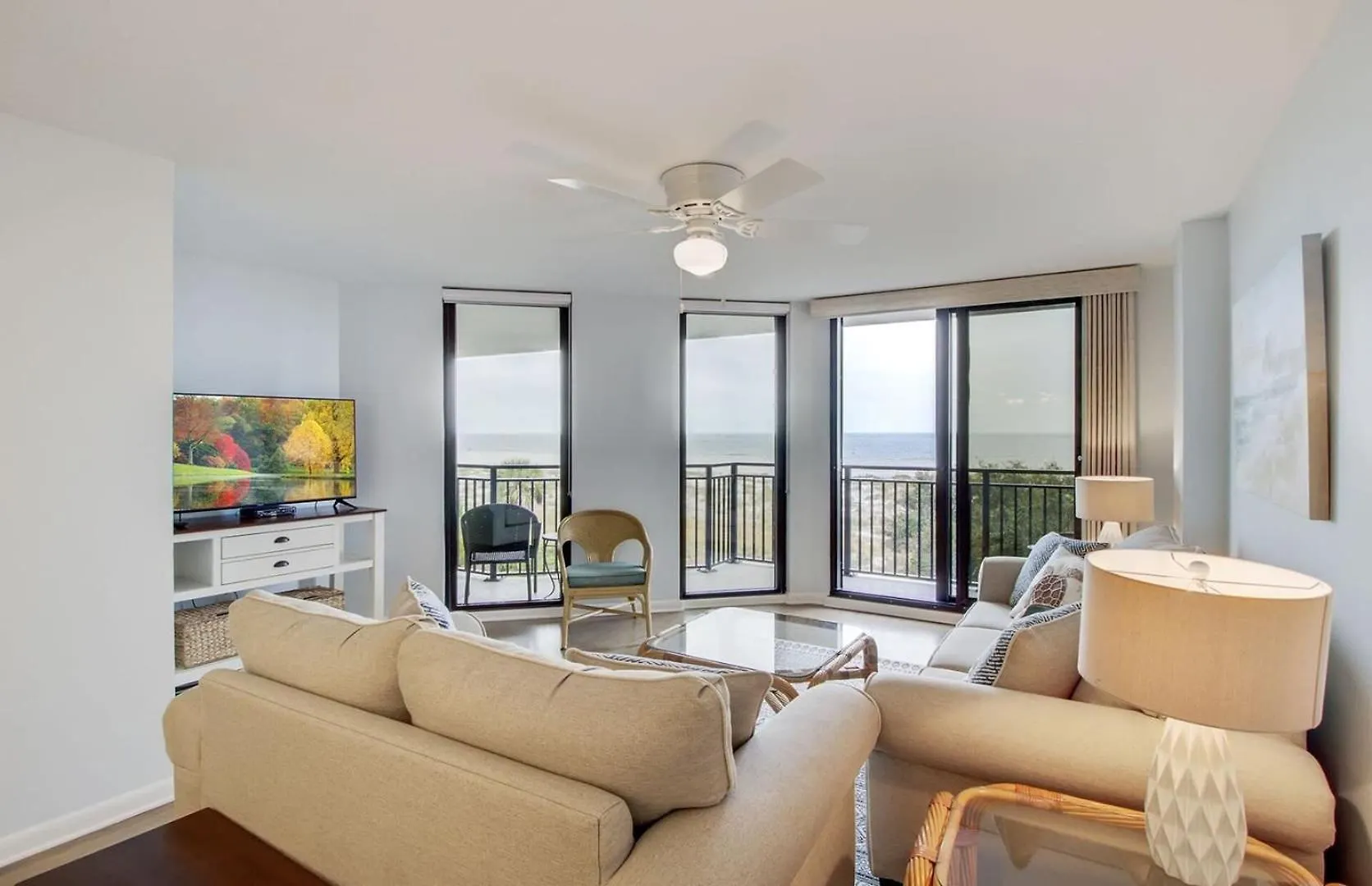 Apartment 322 D Shipwatch By Avantstay Community Pool Access Close To Isle of Palms
