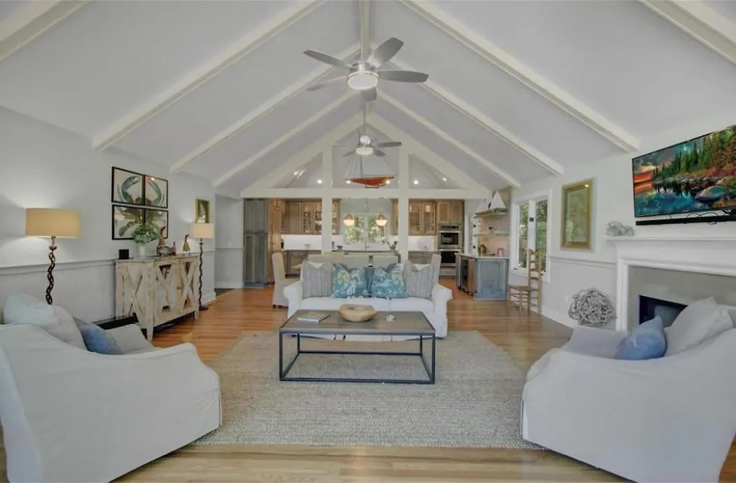 Holiday home 19 Oyster Row By Avantstay Lakefront W Golf Course Views