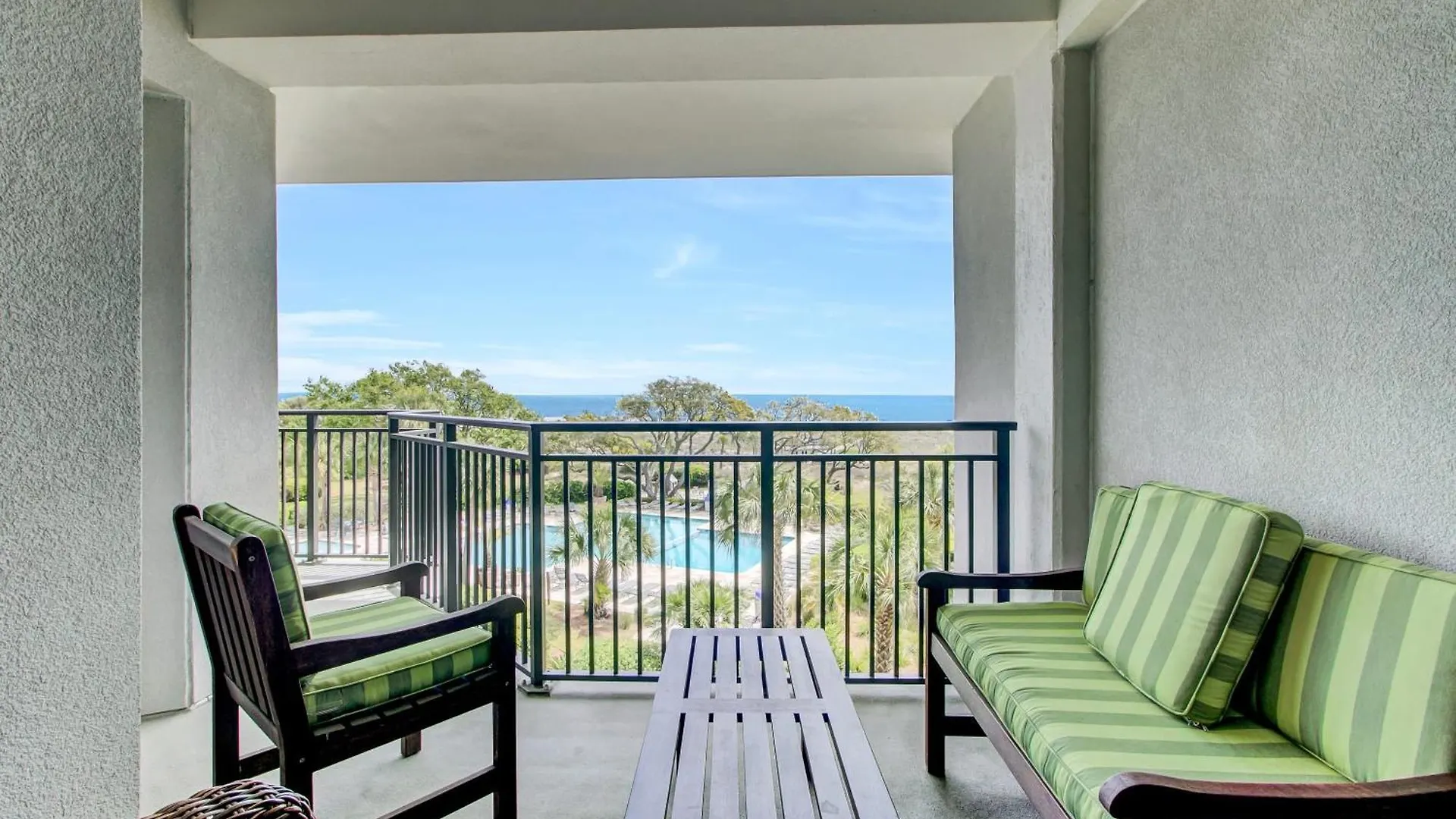 Holiday home 309 B Shipwatch By Avantstay Community Pool Access Isle of Palms