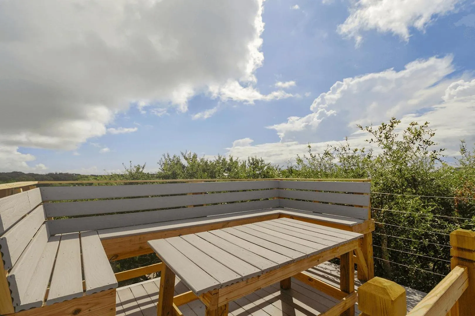 The Happy Place By Avantstay Steps To The Ping Pong Putting Holiday home *