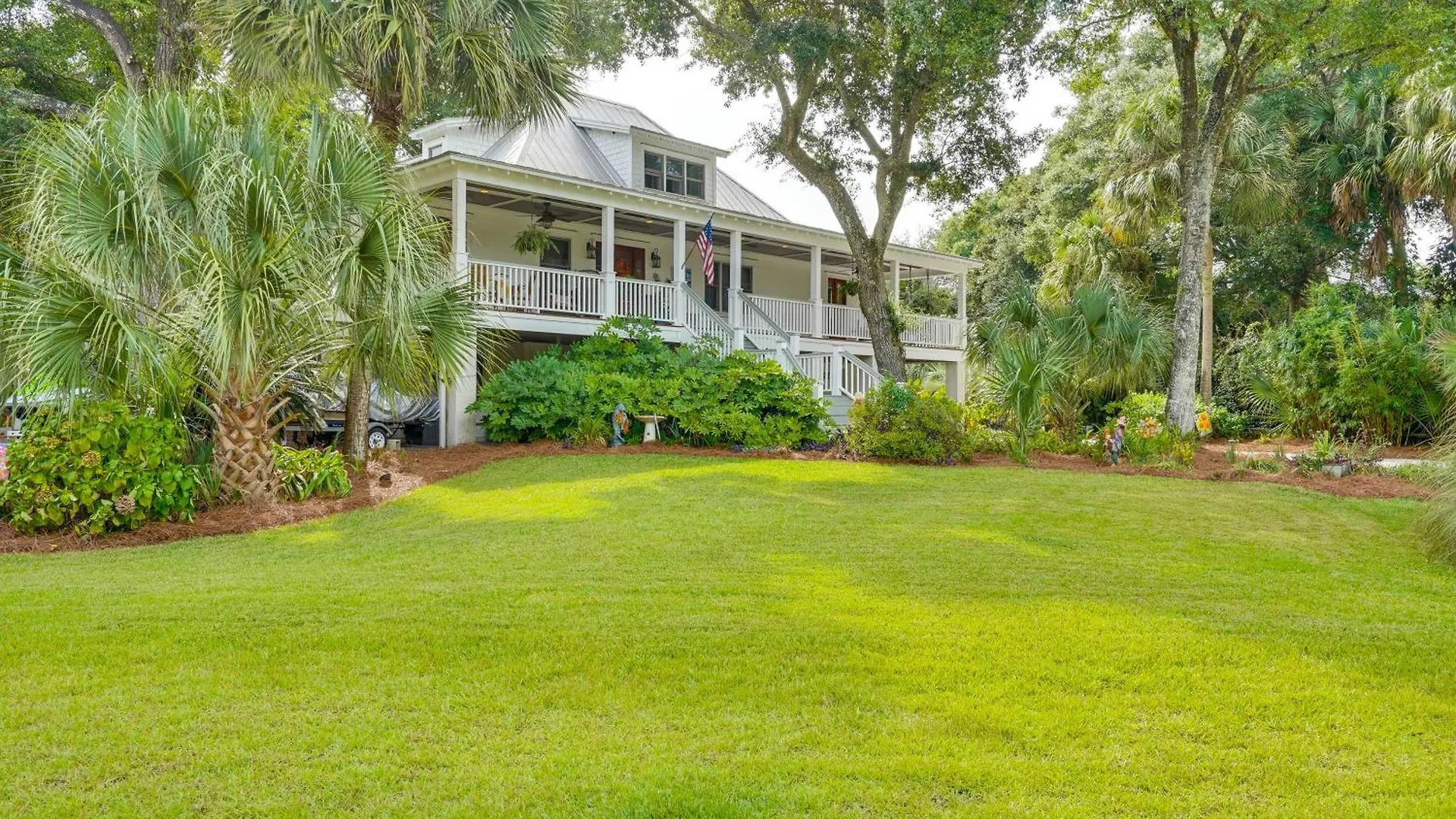 Walk To Gem With Pool And In Isle Of Palms!