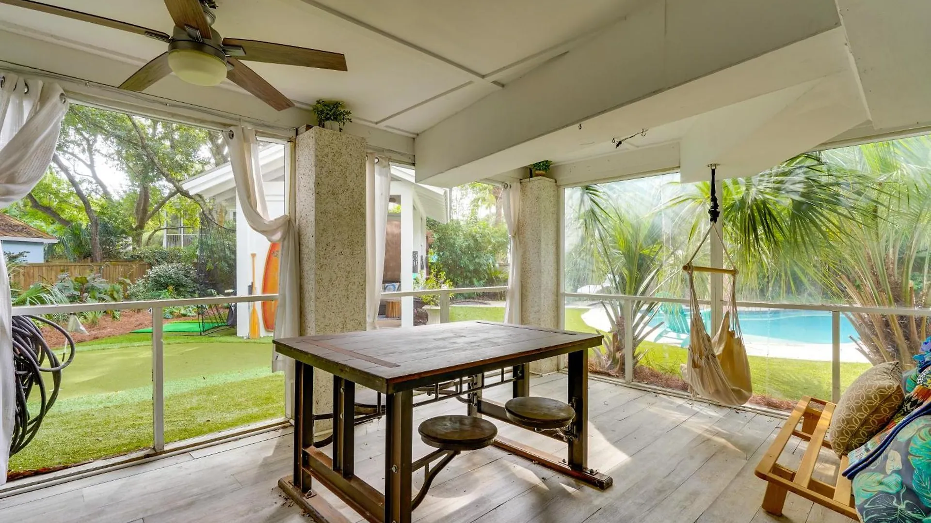 Walk To Gem With Pool And In Isle Of Palms! *