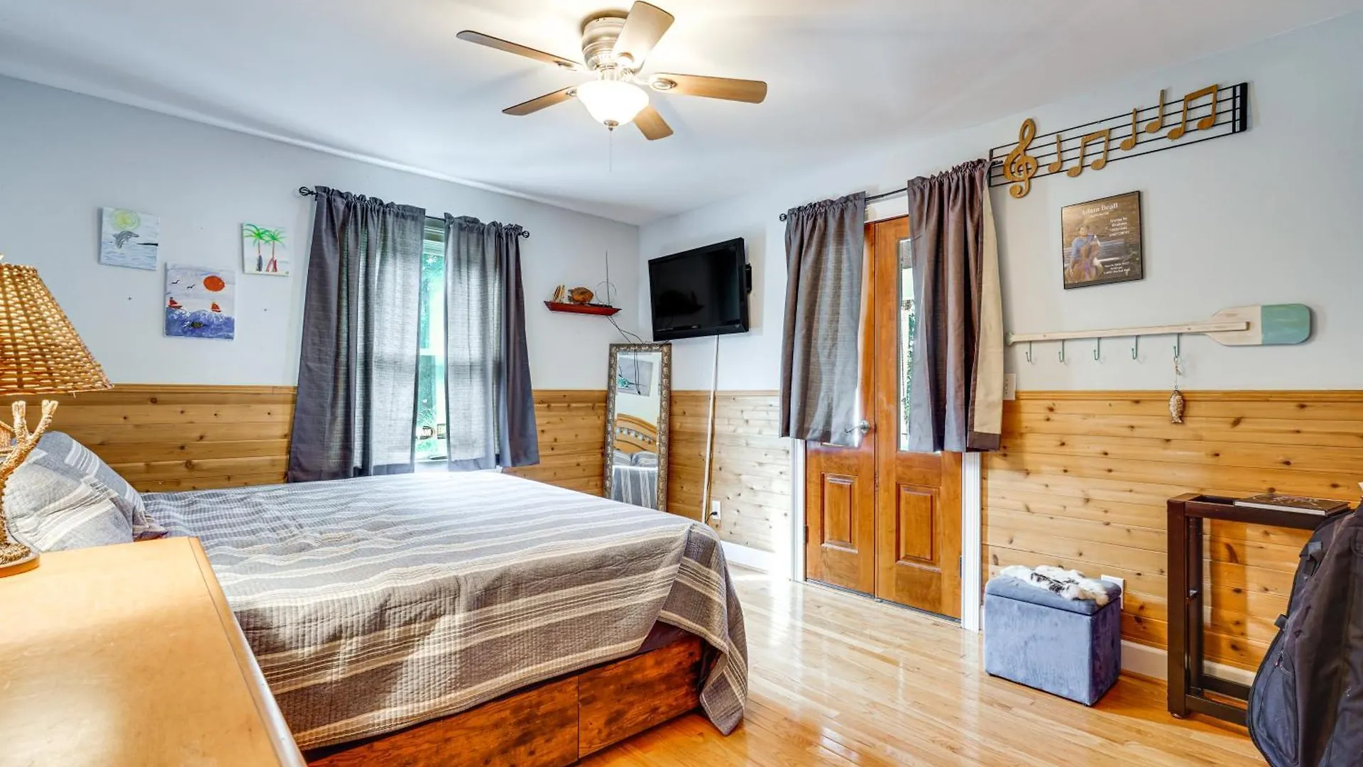 Walk To Gem With Pool And In Isle Of Palms!