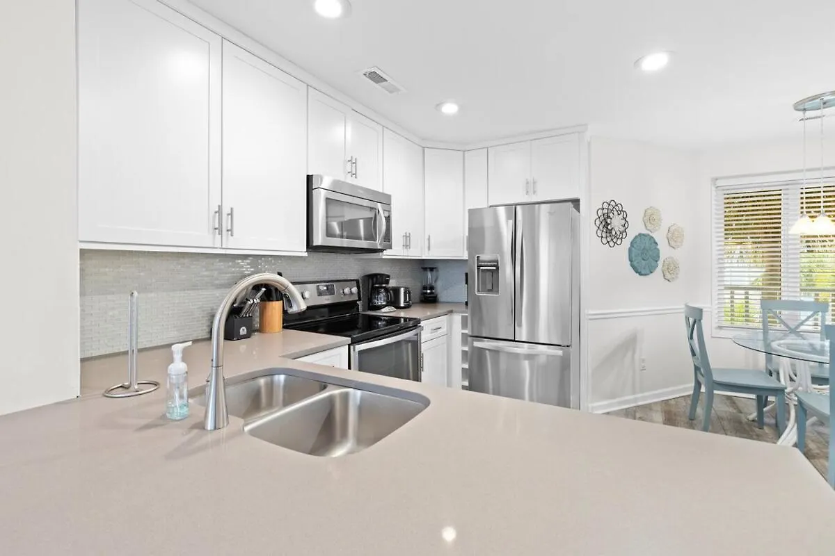 New! Tidewater I203 - Ocean View! Screen Porch! Apartment