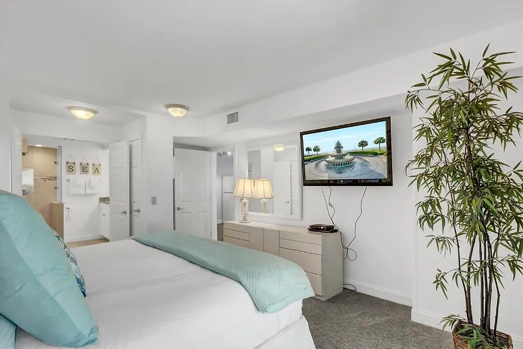 Holiday home Shipwatch 103a By Wild Dunes, Oceanfront Isle of Palms
