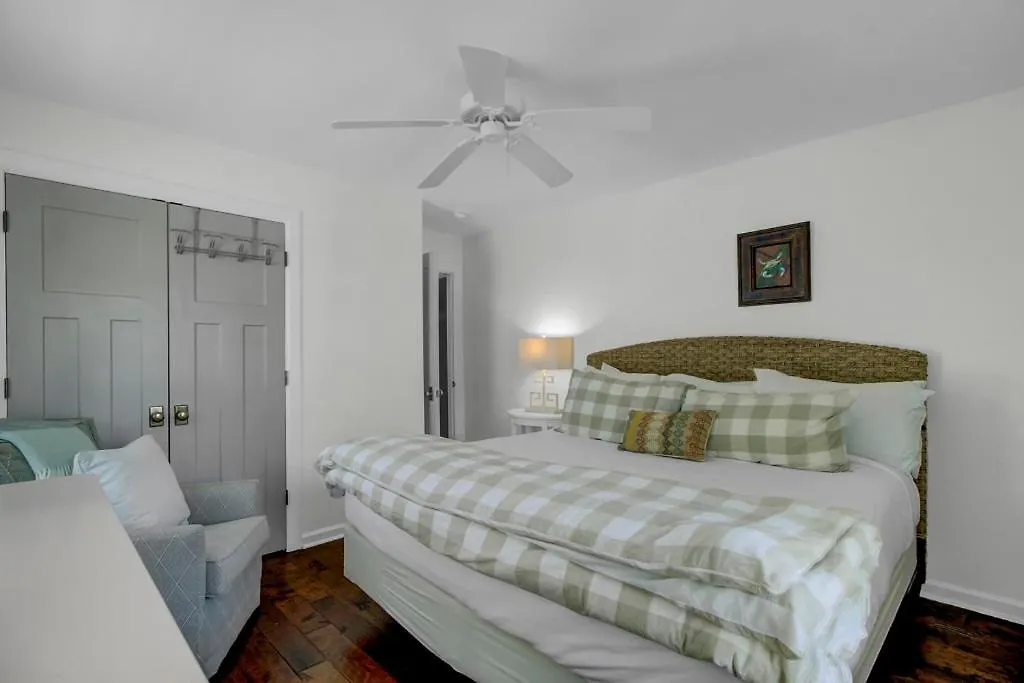 Holiday home Sandcrab Court 18 By Wild Dunes, With Amenities Isle of Palms
