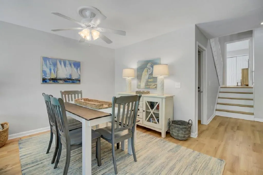 Racquet Club 2 By Wild Dunes, In Core Holiday home *