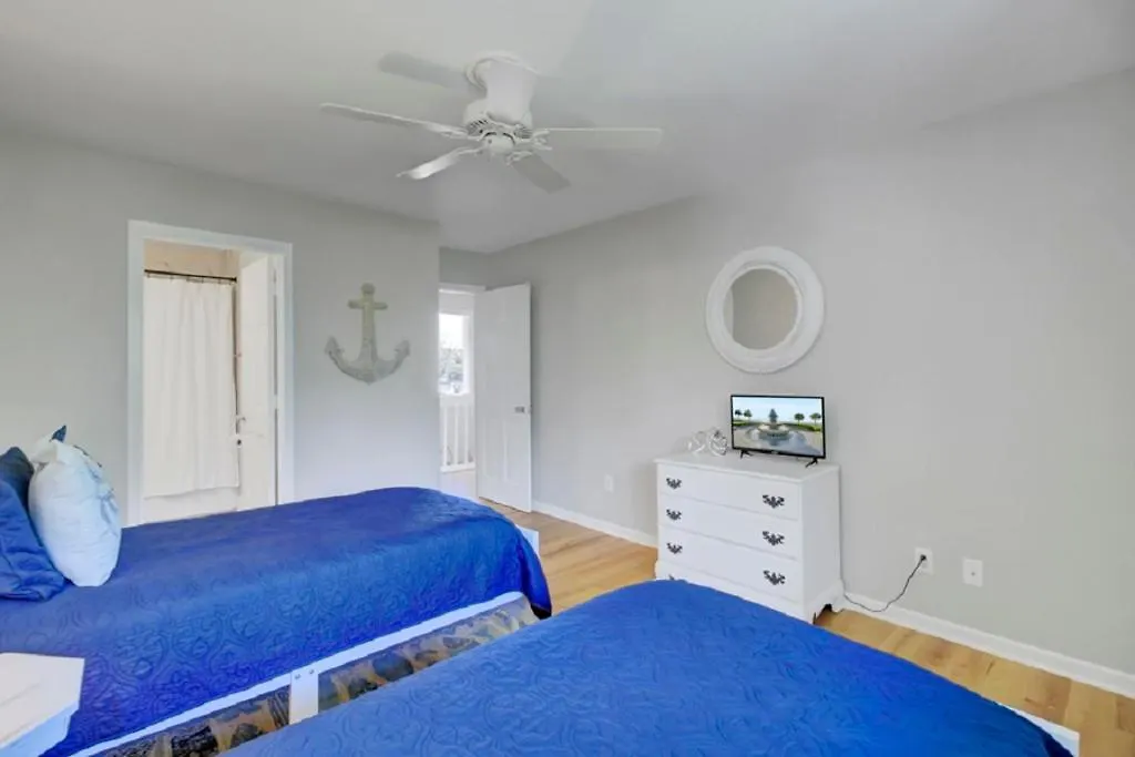 Racquet Club 2 By Wild Dunes, In Core