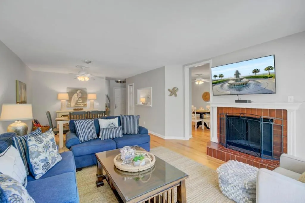 Racquet Club 2 By Wild Dunes, In Core Holiday home