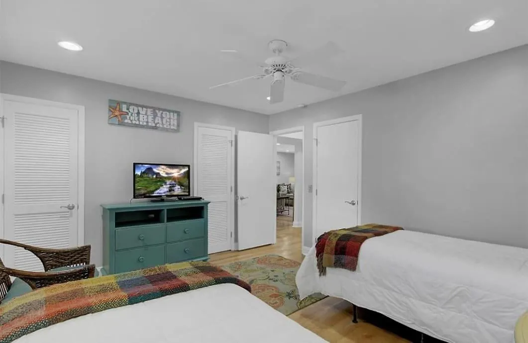 Apartment 7c Mariners Walk By Avantstay Beautiful Porch Easy Access To Pool Isle of Palms