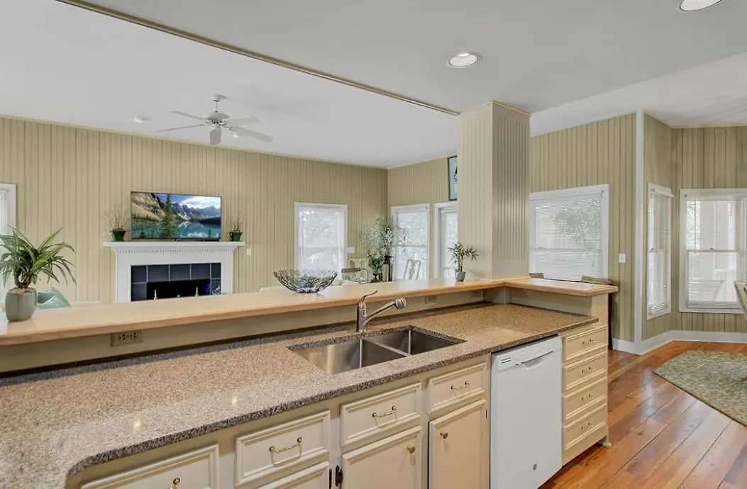 85 Grand Pavilion By Avantstay Walk To The Spacious Porch Holiday home
