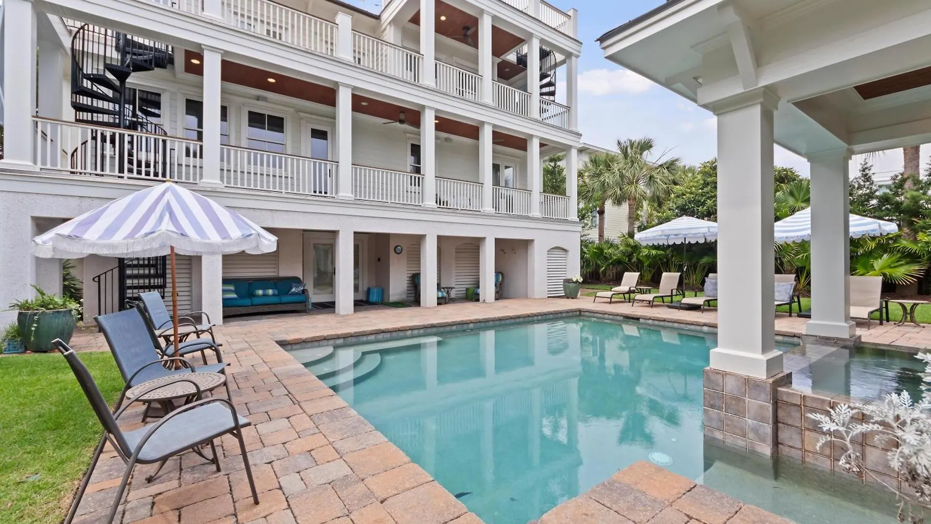 3008 Cameron Blvd * Isle of Palms